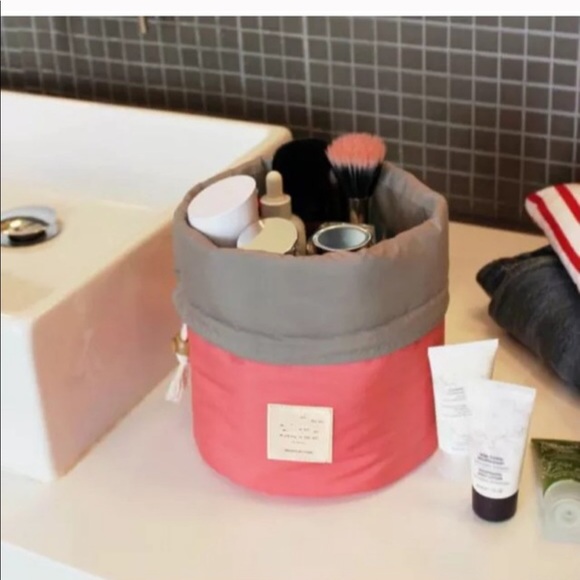 Accessories - Super cute make up bag